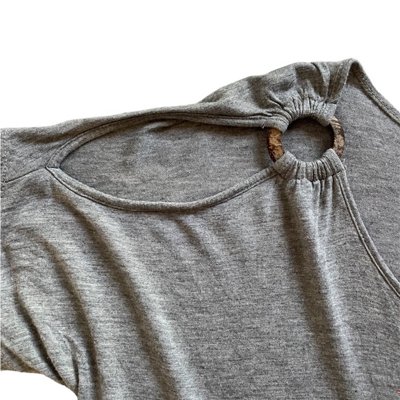 Spoiled brand grey shirt with orange & white feathers w/ matching tank. Size L - Picture 7 of 13